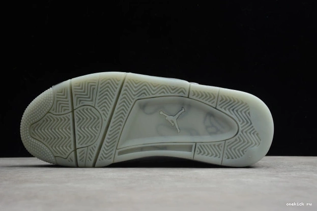 Chep Onekick KAWS Air Cool 4 930155-003 Jordan x Grey 0704